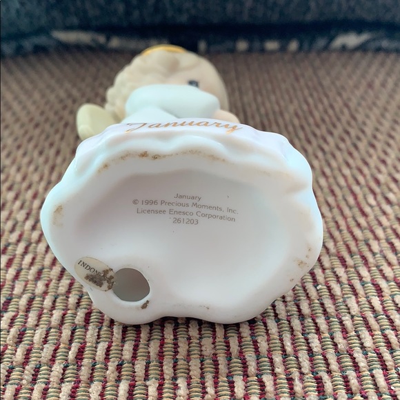 Precious Moments - January Birthday Month Angel - Picture 5 of 8